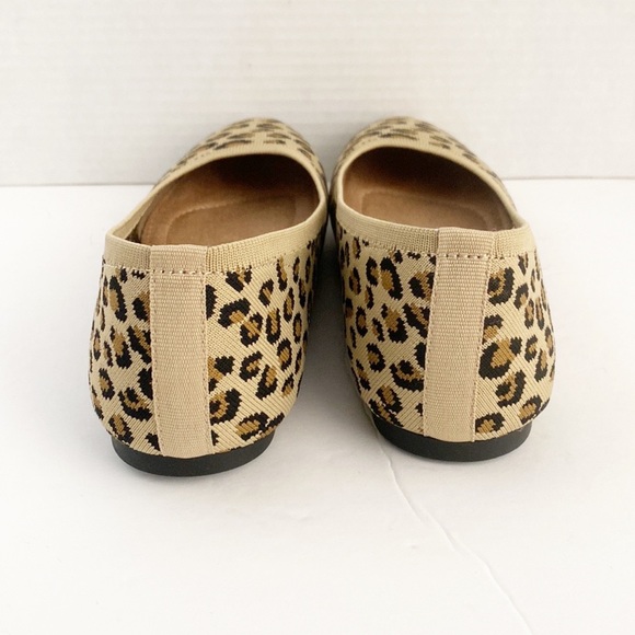 Old Navy | Almond Toe Knit Leopard Flats - Picture 5 of 8